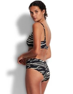 Seafolly Skin Deep DD Tank Bikini Top - Black 10 Seafolly Skin Deep DD Tank Bikini Top - Black -Fashionable Swimwear Store 31384DD 940 Black 40586 940 Black 4