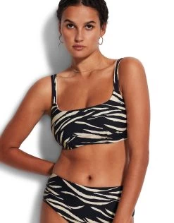 Seafolly Skin Deep DD Tank Bikini Top - Black 11 Seafolly Skin Deep DD Tank Bikini Top - Black -Fashionable Swimwear Store 31384DD 940 Black 40586 940 Black 5