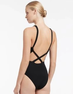 Jetset High Neck Swimsuit - Black 8 Jetset High Neck Swimsuit - Black -Fashionable Swimwear Store Screenshot 2023 05 12 at 14.49.25